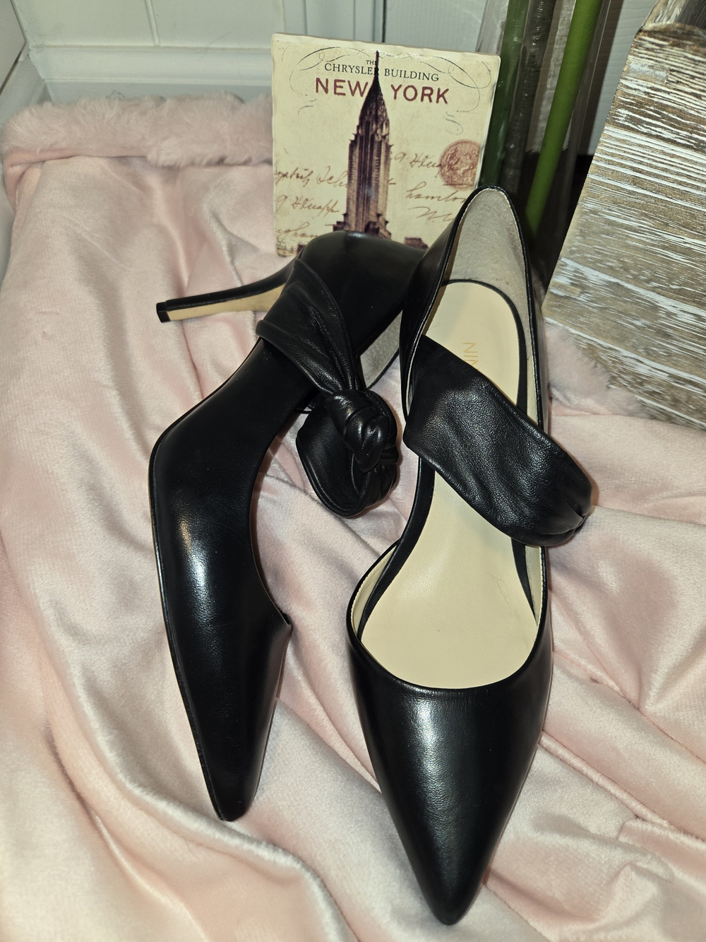 Nine West Black Pointed-Toe Knotted Strap Stilettos sz 8